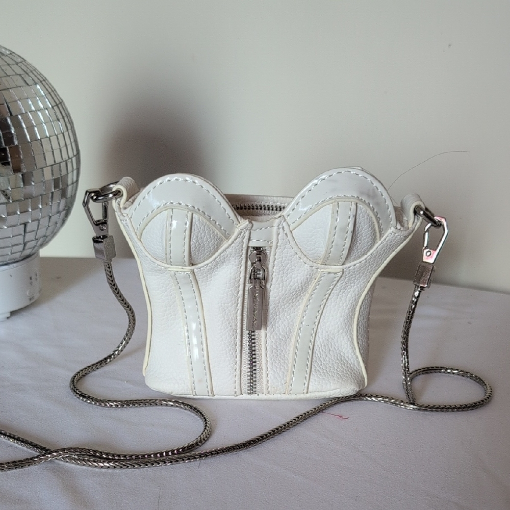 Stylish White Mini Bag with Chain Strap